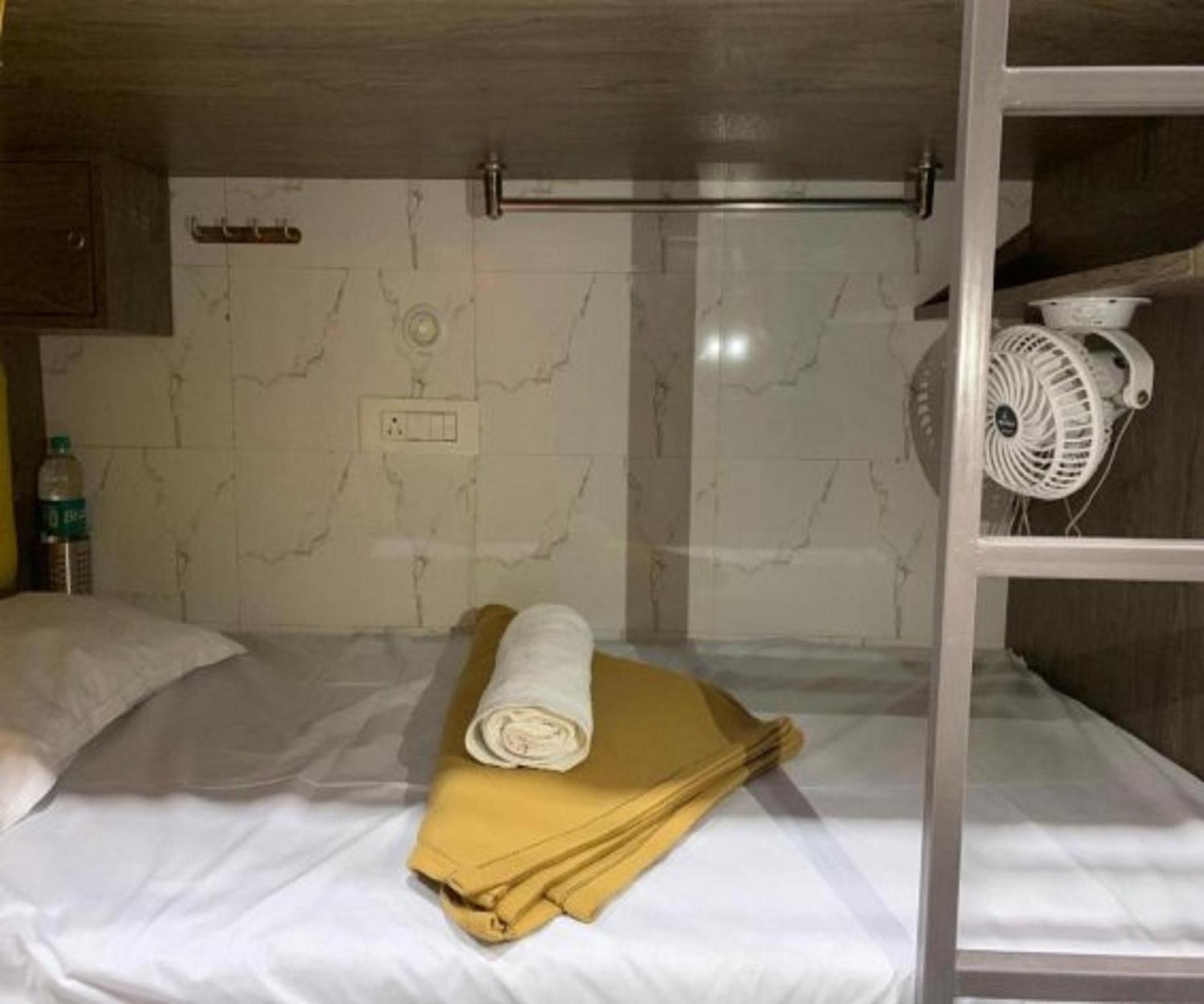Neenava Dormitory Asalpha Mumbai Bagian luar foto