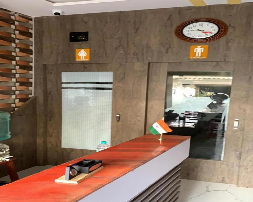 Neenava Dormitory Asalpha Mumbai Bagian luar foto